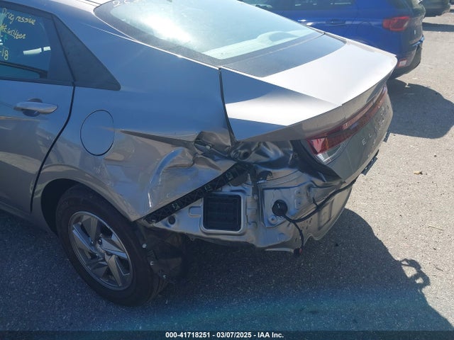 KMHLL4DGXSU886659 Hyundai ELANTRA SE