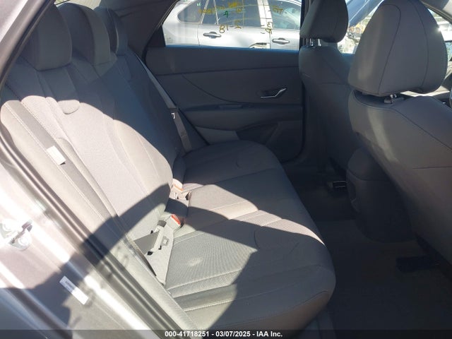 KMHLL4DGXSU886659 Hyundai ELANTRA SE