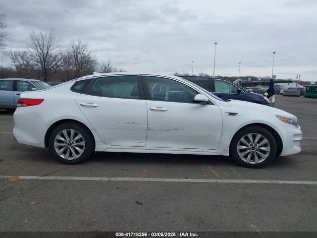 5XXGT4L36JG271647 KIA Optima Lx
