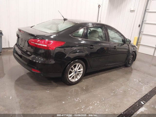 Ford FOCUS SE 2015 1FADP3F23FL344071 Image 4