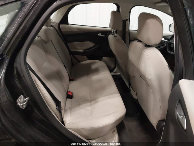 Ford FOCUS SE 2015 1FADP3F23FL344071 Image 8