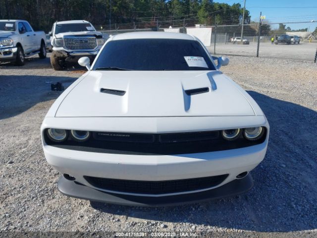 2C3CDZAG5JH241846 Dodge Challenger Sxt