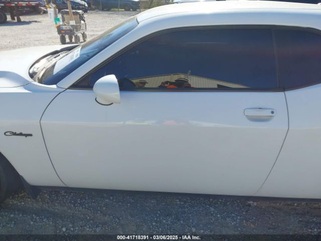 2C3CDZAG5JH241846 Dodge Challenger Sxt