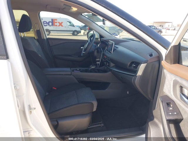 JN8BT3BA0PW430887 Nissan Rogue Sv Fwd