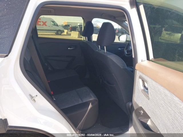 JN8BT3BA0PW430887 Nissan Rogue Sv Fwd