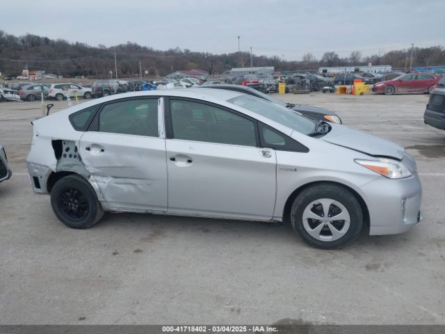 JTDKN3DU8F0431901 Toyota Prius Three