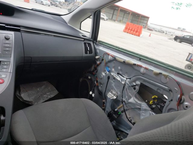 JTDKN3DU8F0431901 Toyota Prius Three