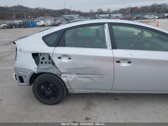 JTDKN3DU8F0431901 Toyota Prius Three