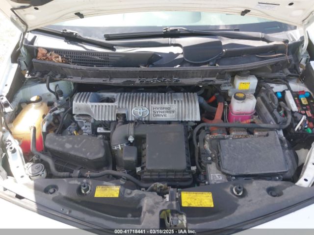 JTDZN3EU5E3311841 Toyota Prius V Three
