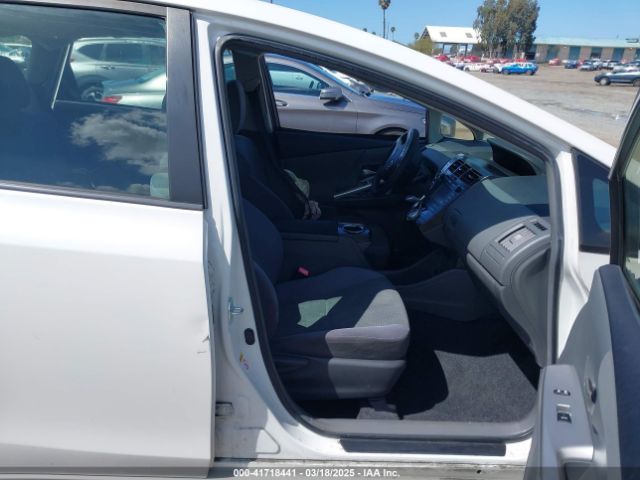JTDZN3EU5E3311841 Toyota Prius V Three