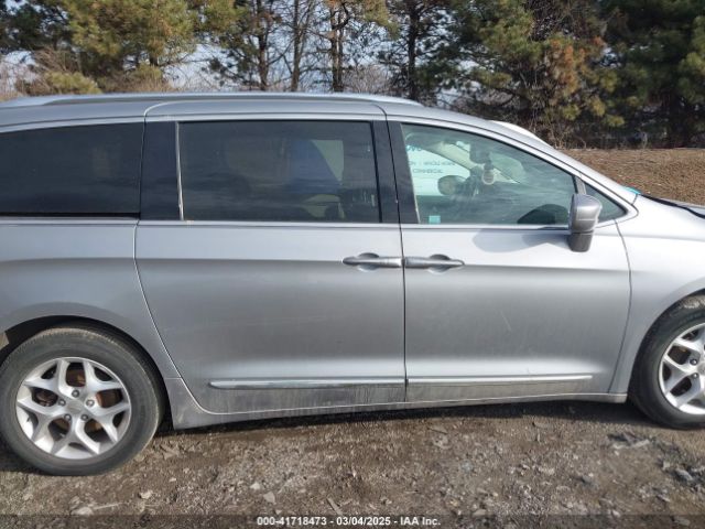 2C4RC1EG7JR121562 Chrysler Pacifica Touring L Plus