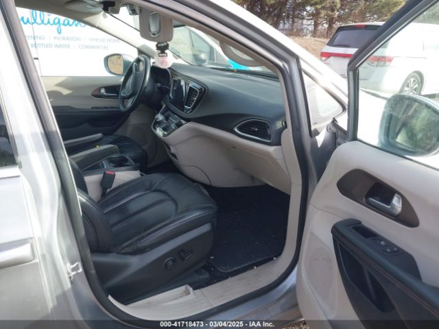 2C4RC1EG7JR121562 Chrysler Pacifica Touring L Plus