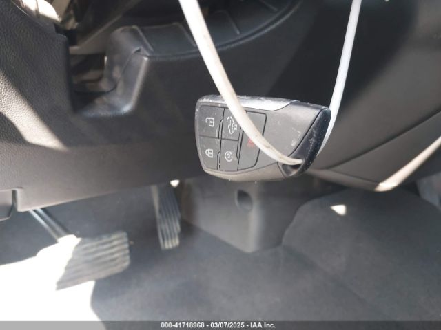 1GCPDBEK2NZ627732 Chevrolet Silverado 1500 4wd  Short Bed Custom