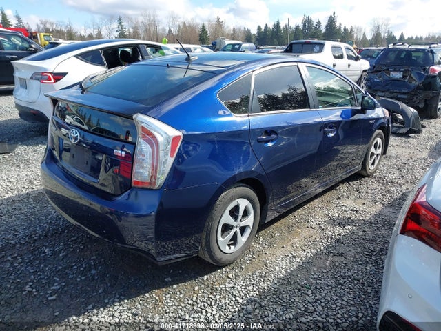 JTDKN3DU8E1786317 Toyota Prius Three