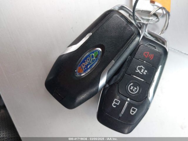 3FA6P0SU9ER256754 Ford Fusion Energi Titanium