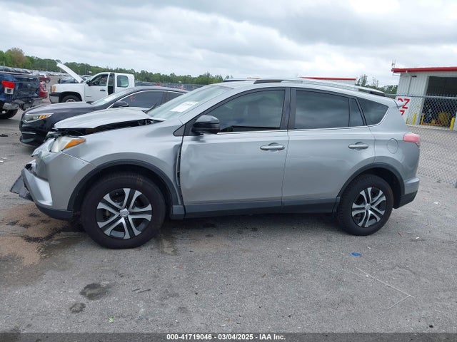 Toyota RAV4 LE 2018 JTMZFREV5JJ182742 Image 15