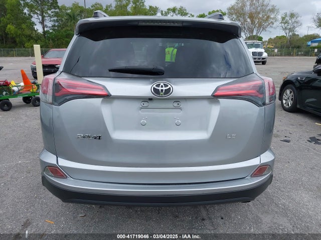 Toyota RAV4 LE 2018 JTMZFREV5JJ182742 Image 17