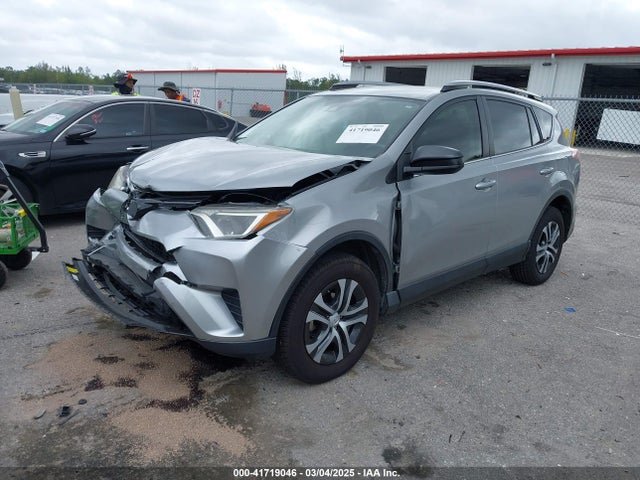 Toyota RAV4 LE 2018 JTMZFREV5JJ182742 Image 2