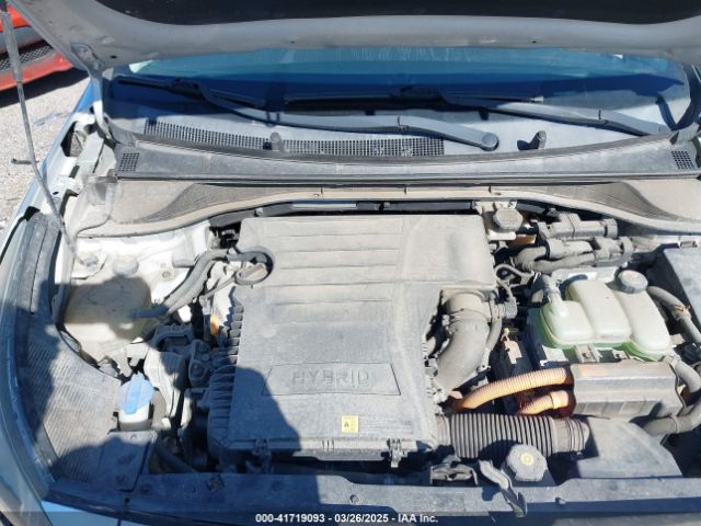 KNDCB3LC9H5074675 KIA NIRO LX