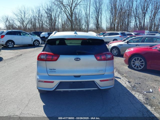KNDCB3LC9H5074675 KIA NIRO LX