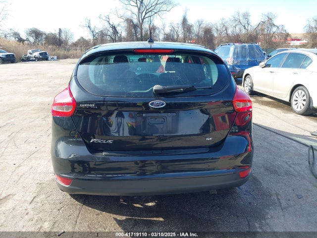 Ford FOCUS SE 2018 1FADP3K20JL332359 Image 16