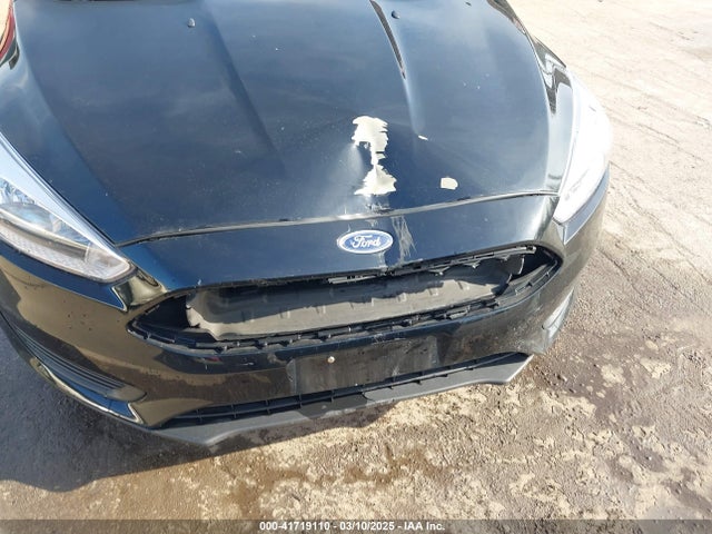 Ford FOCUS SE 2018 1FADP3K20JL332359 Image 18