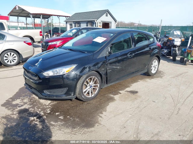 Ford FOCUS SE 2018 1FADP3K20JL332359 Image 2
