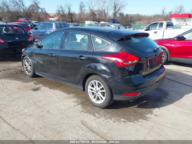 Ford FOCUS SE 2018 1FADP3K20JL332359 Image 3