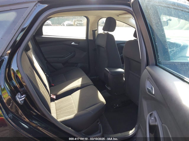 Ford FOCUS SE 2018 1FADP3K20JL332359 Image 8