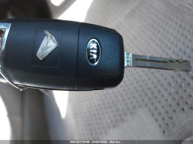 KNADM4A39G6586904 KIA RIO LX