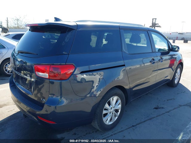 KIA SEDONA LX 2016 KNDMB5C16G6082434 Image 4