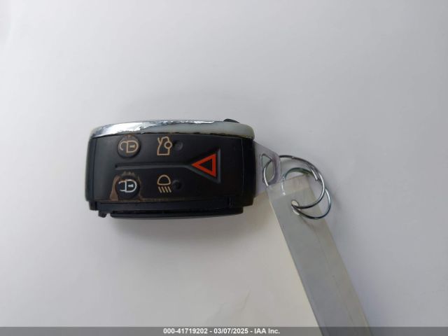2011 JAGUAR XF SAJWA0GB0BLS19218 Photo 10