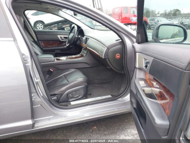 2011 JAGUAR XF SAJWA0GB0BLS19218 Photo 4