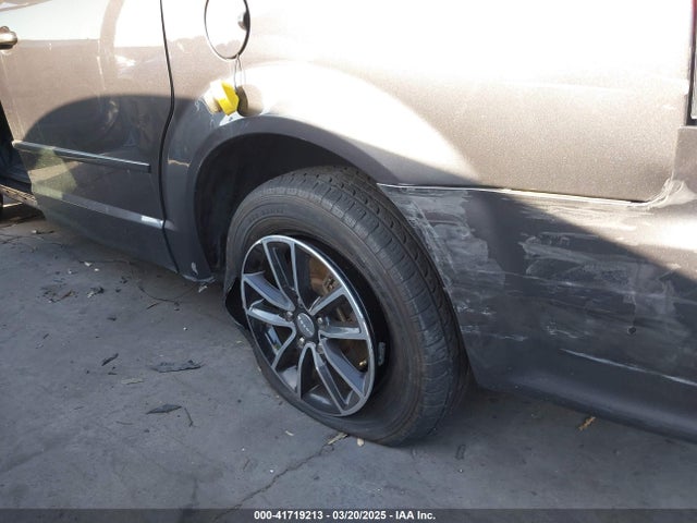 2C4RDGEG9HR825482 Dodge Grand Caravan Gt