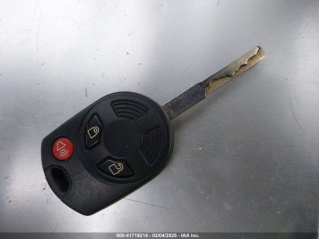 1FMCU0GD8HUE74675 Ford ESCAPE SE