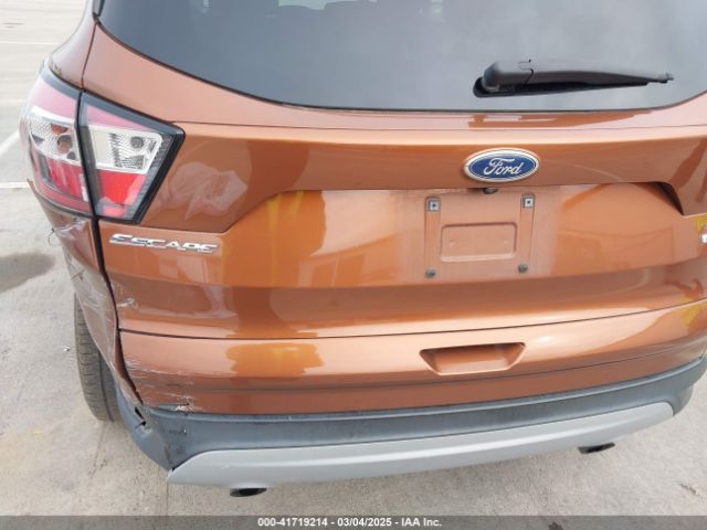 1FMCU0GD8HUE74675 Ford ESCAPE SE