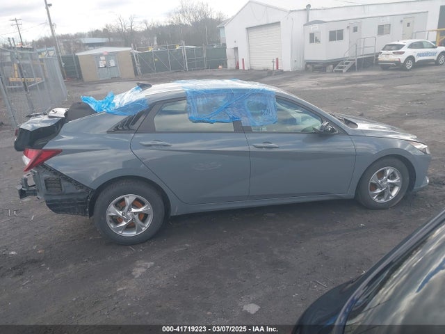 KMHLL4AG1MU213105 Hyundai ELANTRA SE