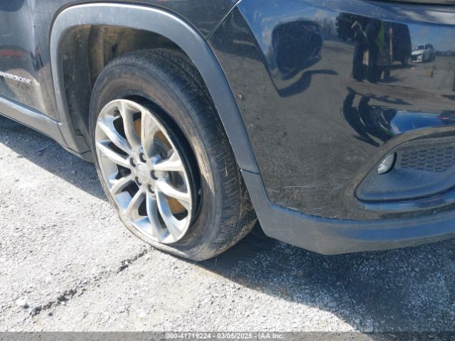 1C4PJLLB4KD444066 Jeep Cherokee Latitude Plus Fwd