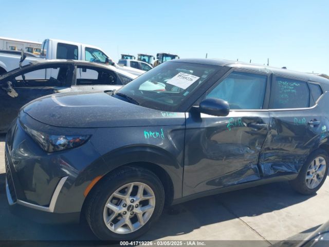 KNDJ23AU3P7883515 KIA SOUL LX