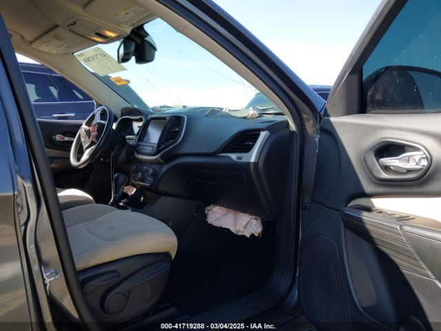1C4PJLCS1GW160387 Jeep Cherokee Latitude