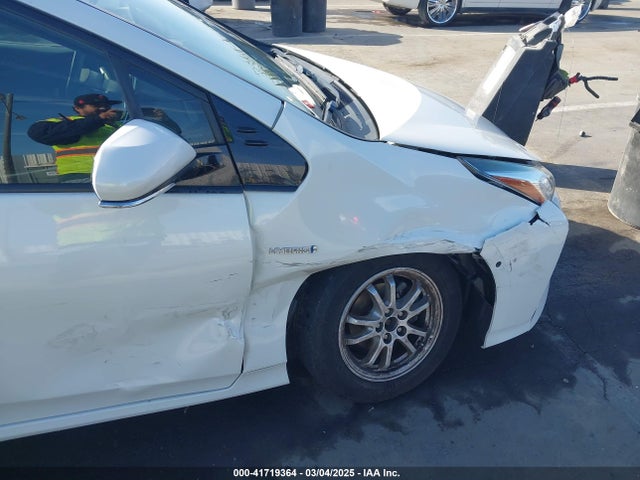JTDKBRFU2H3043413 Toyota Prius Two