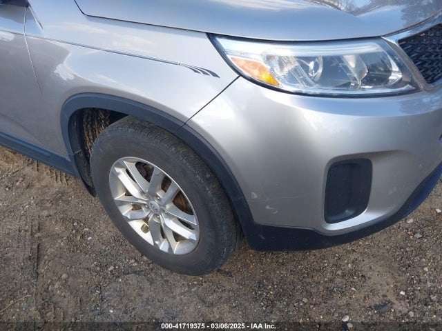 5XYKT3A62FG602826 KIA SORENTO LX