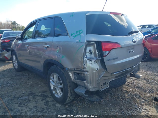 5XYKT3A62FG602826 KIA SORENTO LX