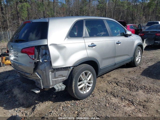 5XYKT3A62FG602826 KIA SORENTO LX