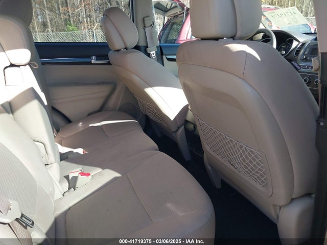 5XYKT3A62FG602826 KIA SORENTO LX