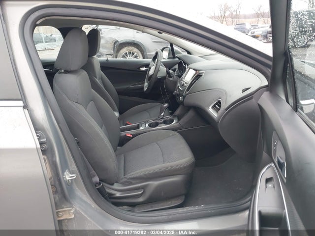 1G1BE5SM4H7266088 Chevrolet Cruze Lt Auto