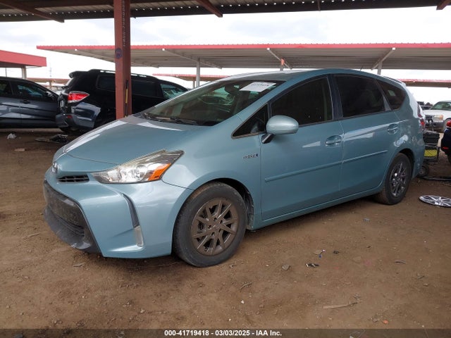 Toyota Prius V Four 2015 JTDZN3EU7FJ017726 Image 2