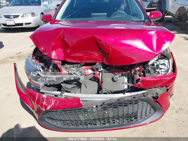JTDEPMAE3NJ232547 Toyota COROLLA LE