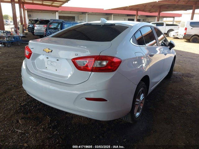 1G1BE5SM8H7228749 Chevrolet Cruze Lt Auto