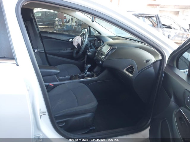 1G1BE5SM8H7228749 Chevrolet Cruze Lt Auto